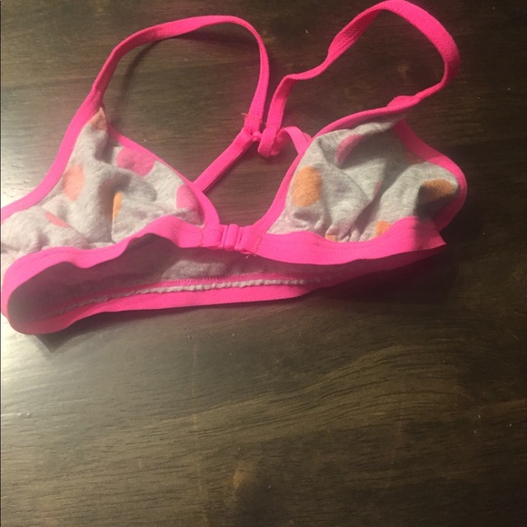 Bras - Picture 3 of 5